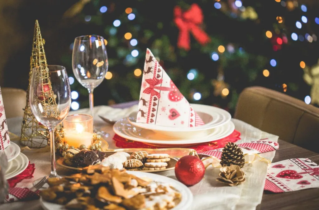 6 Mouthwatering Christmas Recipes - Sortathing Food & Health Christmas meal is served
