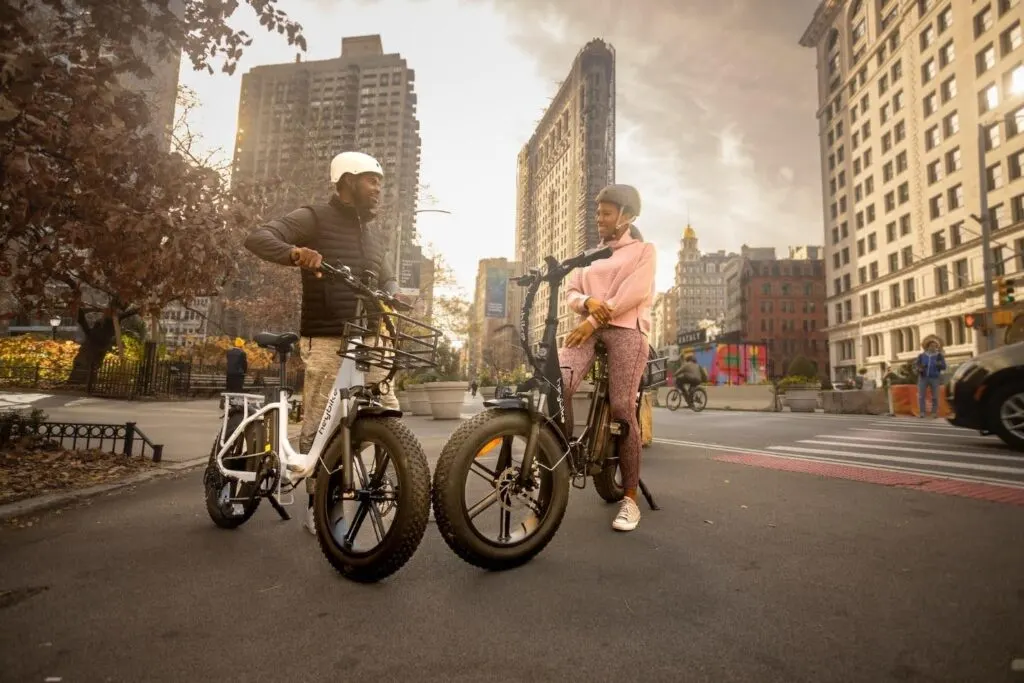 9 Reasons Why Electric Bikes Are Great for Fitness Enthusiasts - Sortathing Food & Health Electric bike riders in the city